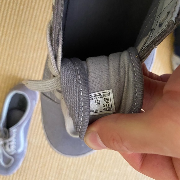 Vans - Picture 4 of 4